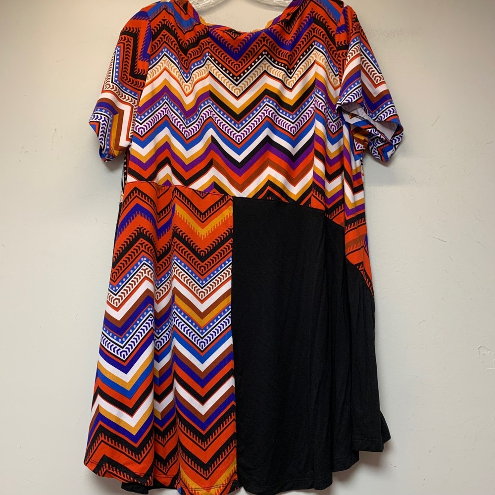 Monnuro Tunic Top Women 3X Multicolor Excellent Chevron Geometric Short Sleeve - Picture 6 of 7